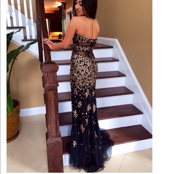 PROM DRESS purchased for $800 selling for $80 - Picture 2 of 2